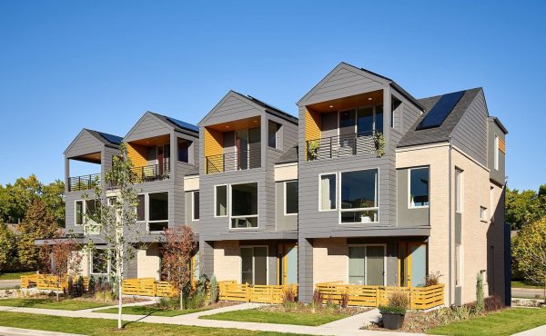 HOA vs. Metro Districts — What’s the Difference and Which One Is Right for You?