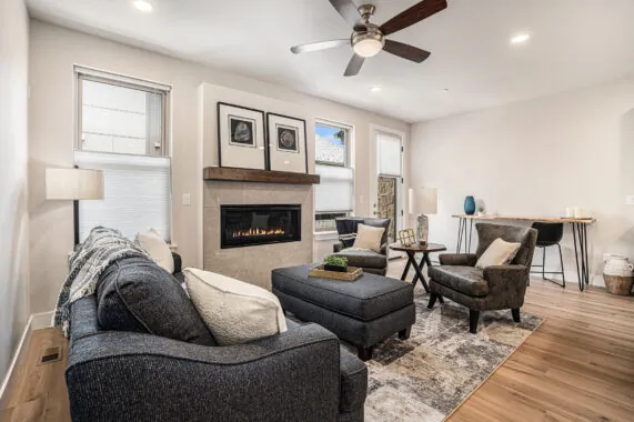 15 explorers ave living