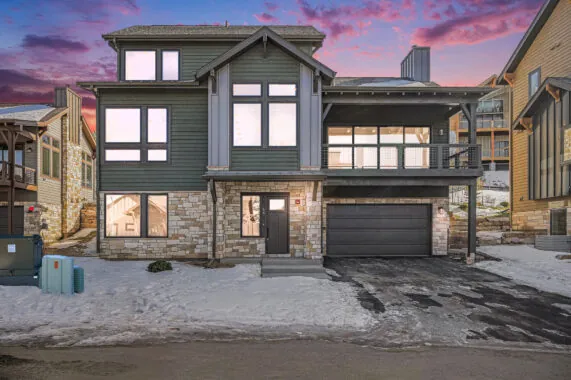 Exterior view of Rendezvous Meadlowlark floorplan against a twilight sky
